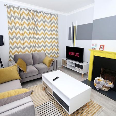 3-Bed House With Parking Near London O2 Apartman Kültér fotó