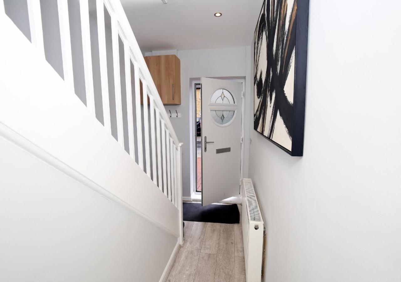 3-Bed House With Parking Near London O2 Apartman Kültér fotó