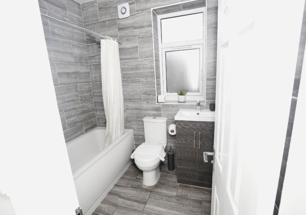 3-Bed House With Parking Near London O2 Apartman Kültér fotó