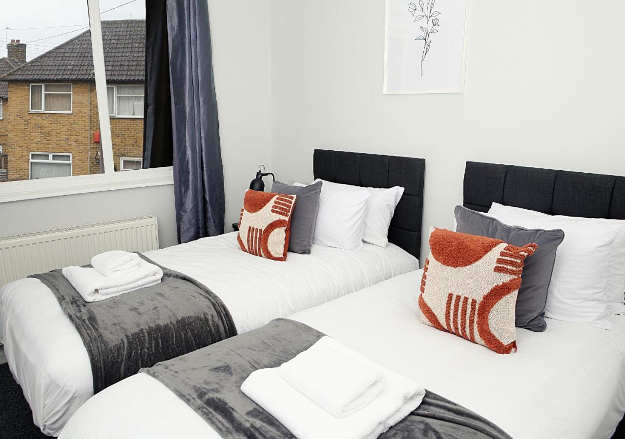 3-Bed House With Parking Near London O2 Apartman Kültér fotó