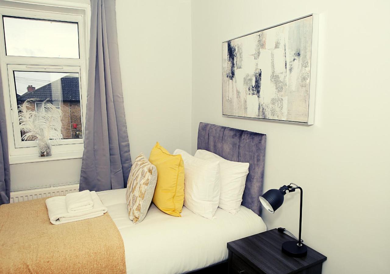3-Bed House With Parking Near London O2 Apartman Kültér fotó